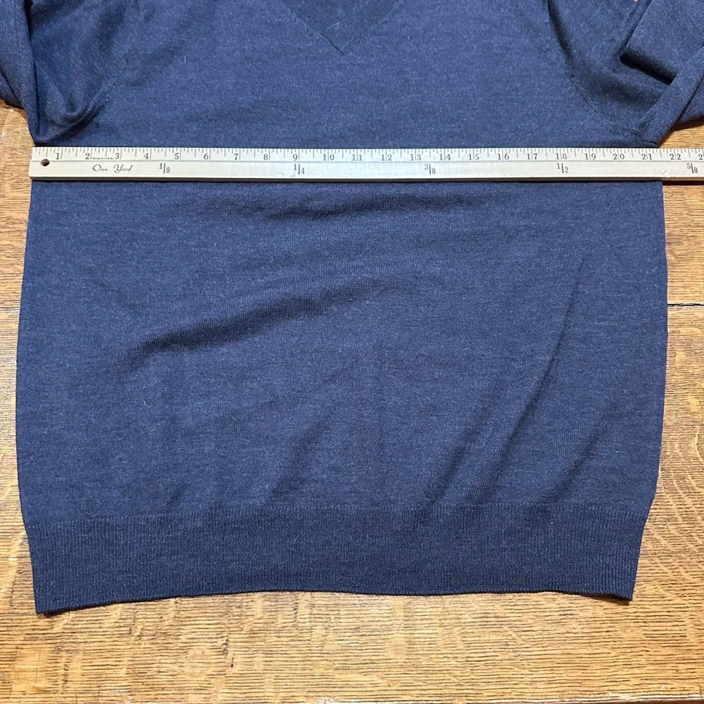 Saks fifth Avenue Black men’s‎ 100% wool sweater sz large navy